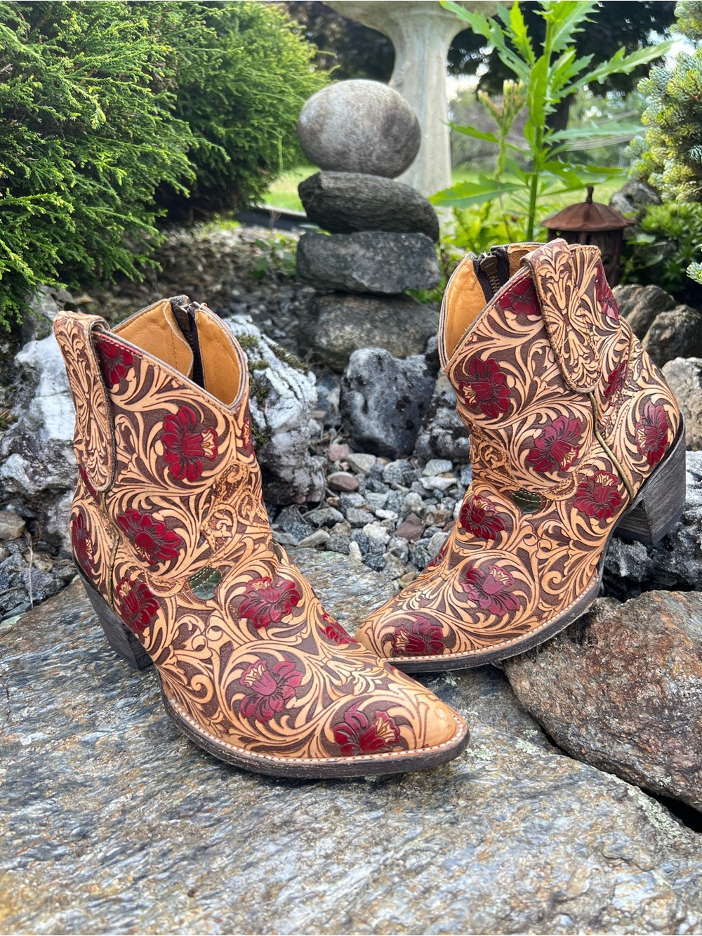 Price is firm- Old Gringo 8 B Tooled Western Cowboy Boots Zip Ankle Booties